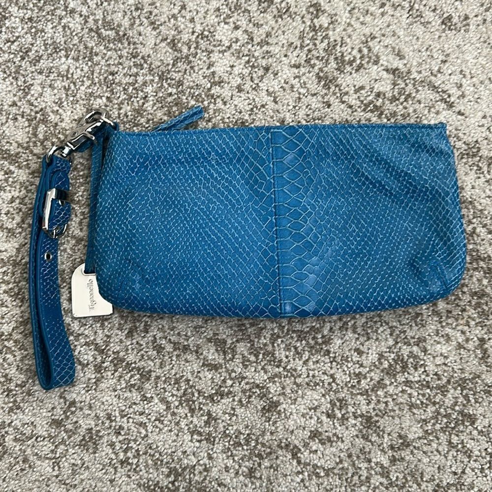 Tignanello Blue Leather Medium Wristlet/Wallet Bag